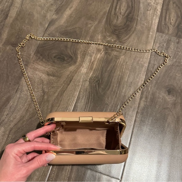 Elegant Cream Clutch - Picture 5 of 8